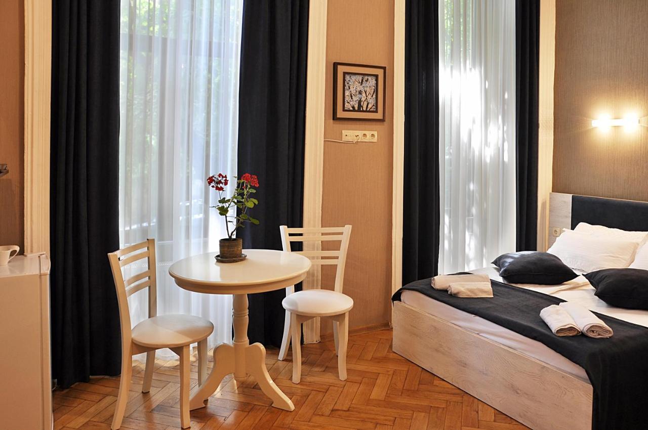 Hb Apartments Mari Brose Tbilisi Bagian luar foto