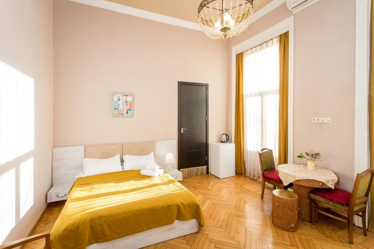 Hb Apartments Mari Brose Tbilisi Bagian luar foto