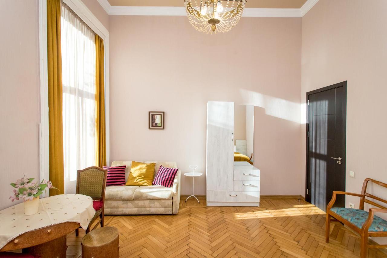 Hb Apartments Mari Brose Tbilisi Bagian luar foto